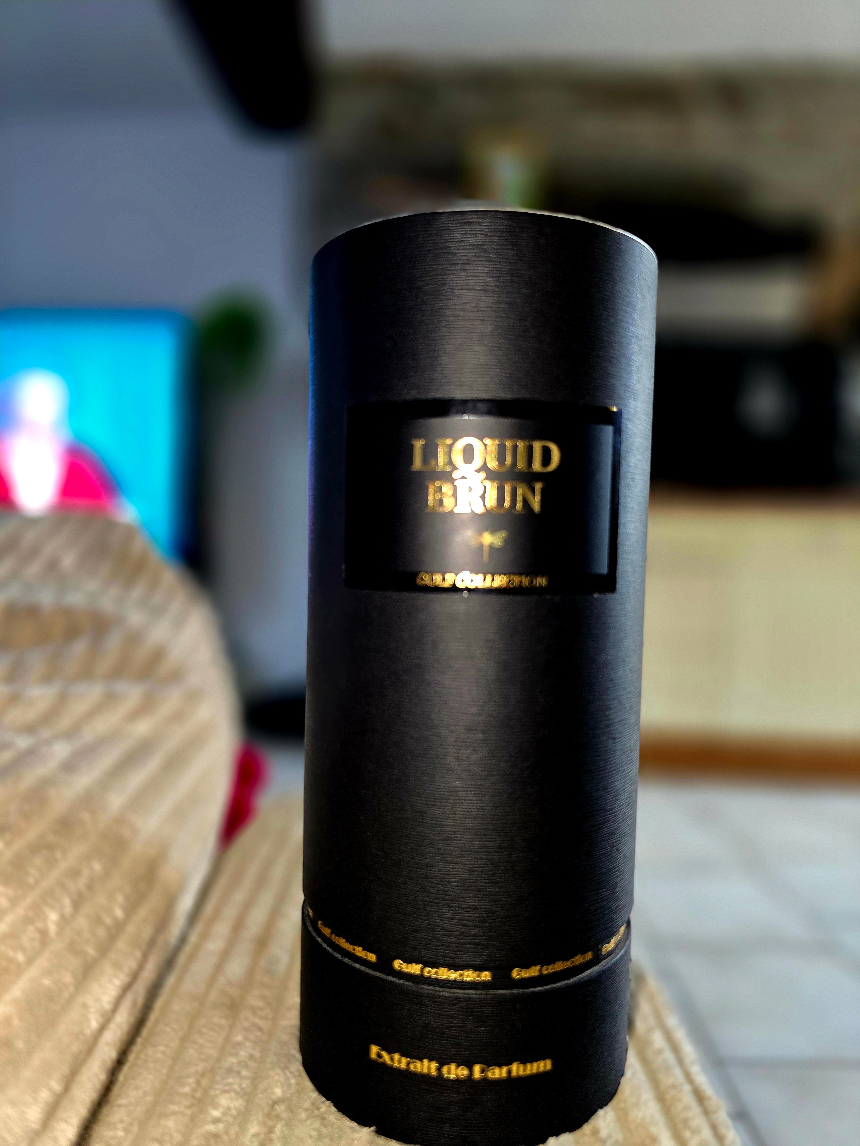 Liquide BRUN extrait de parfum